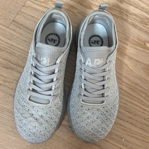 APL Metallic Silver TechLoom Phantom in Size 6 - Picture 4 of 10
